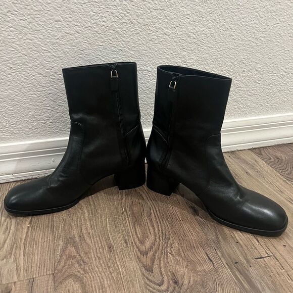 STUART WEITZMAN Black Leather Nola Zip Ankle Boots - Picture 7 of 10